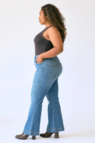 Judy Blue Tummy Control Petite Flare