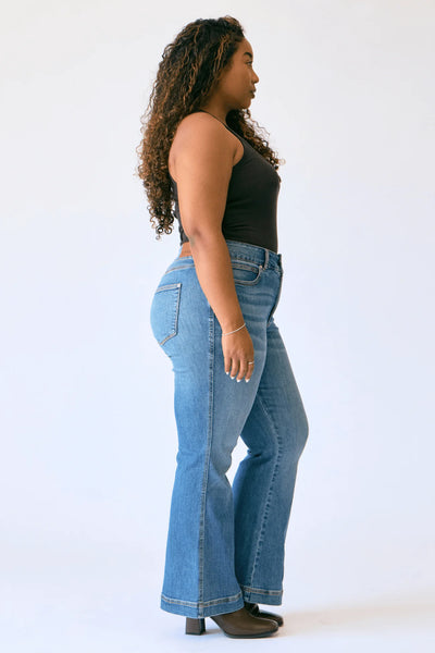 Judy Blue Tummy Control Petite Flare