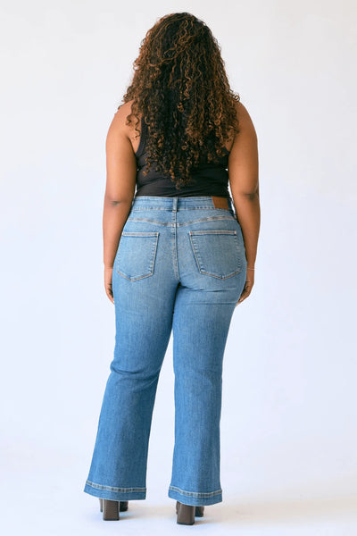 Judy Blue Tummy Control Petite Flare