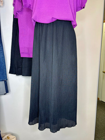Pleated Pocket Midi Skirt